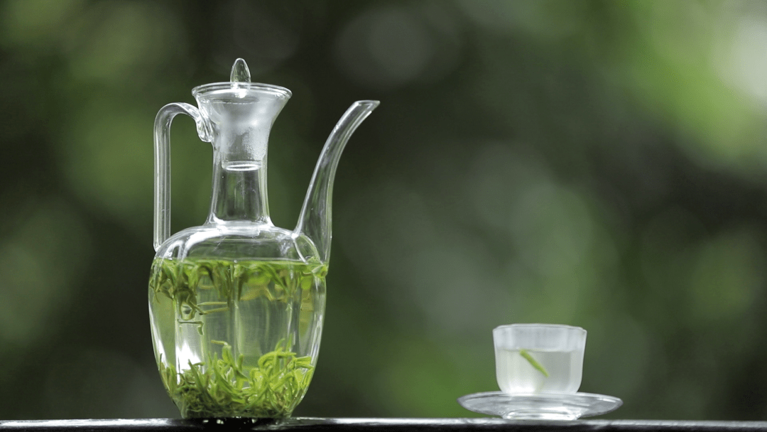 茶百科绿茶冲泡时茶汤浑浊是茶叶不好