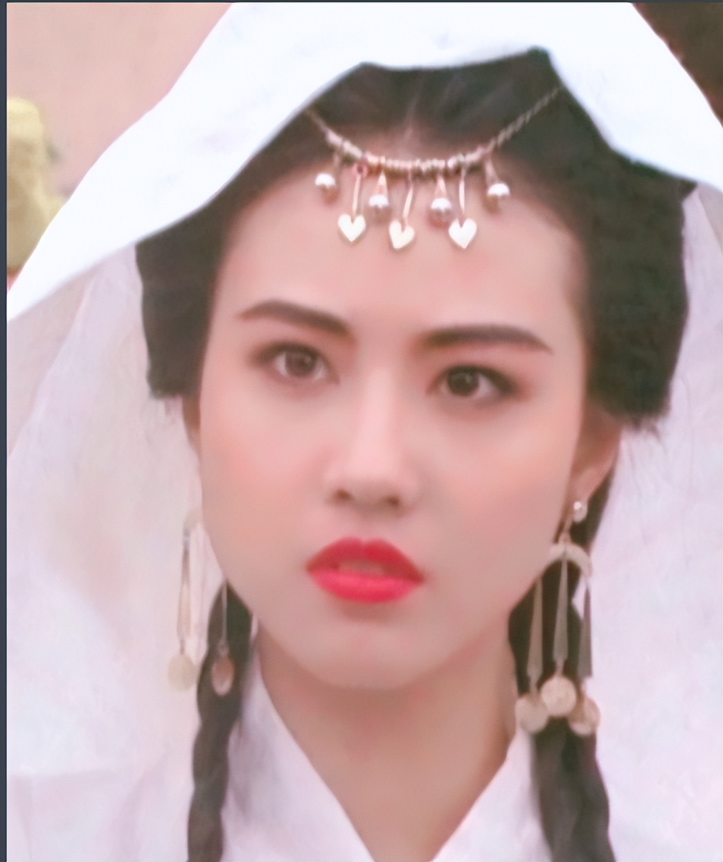 55岁周海媚近照像30岁曾经主演的藏族姑娘美过周芷若