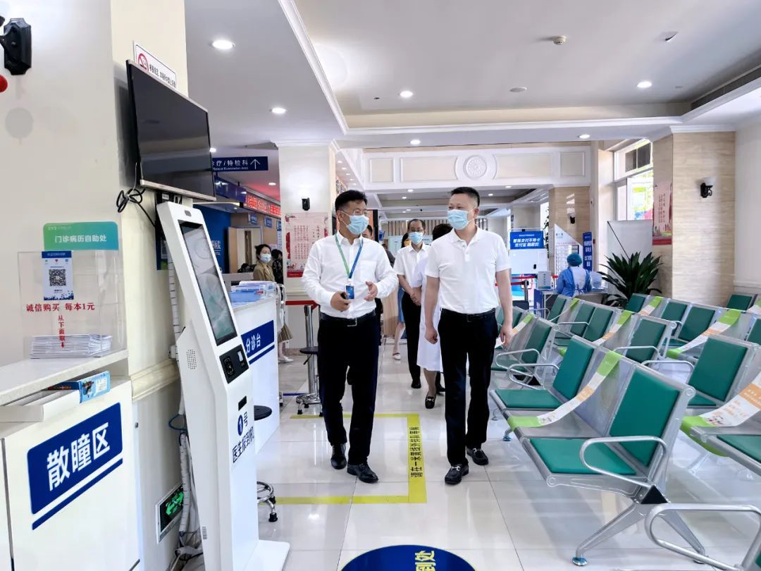 滨湖区人大常委会副主任倪守红莅临无锡爱尔眼科医院视察指导工作