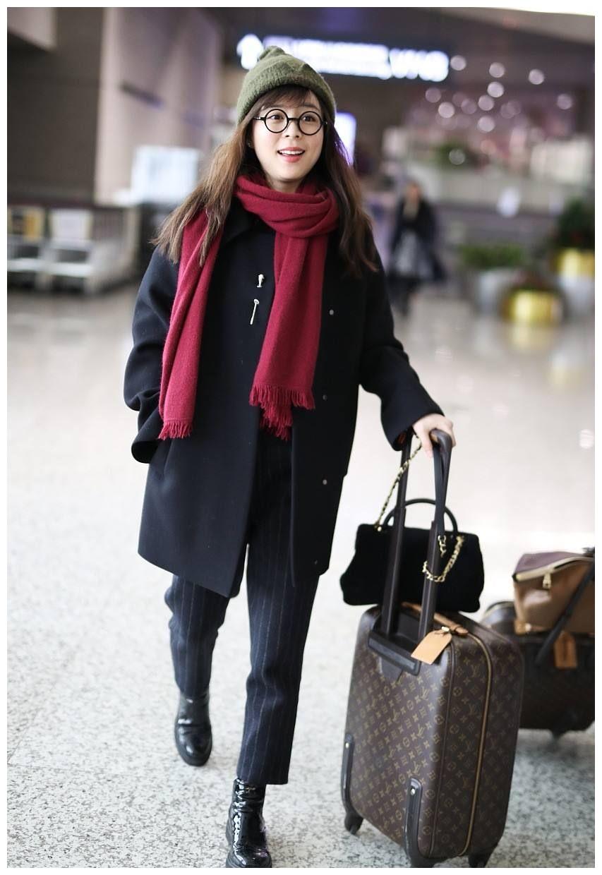 原创张静初的笨重雪地靴好土少女装扮都没能拉回来可惜了