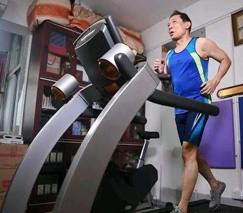 原创84岁钟南山不仅医术高超还曾打破全运会400米栏全国纪录