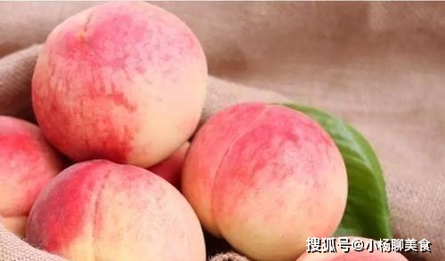 原创
买鲜桃时,选公的还是选母的?仔细观察这个细节,保你一挑一个准