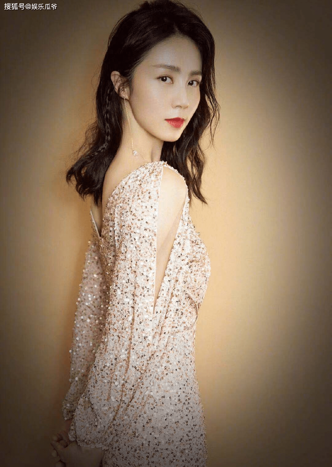 明明可以成巨星,却甘愿在家相夫教子,如今42岁活成了24岁_孙莉_黄磊