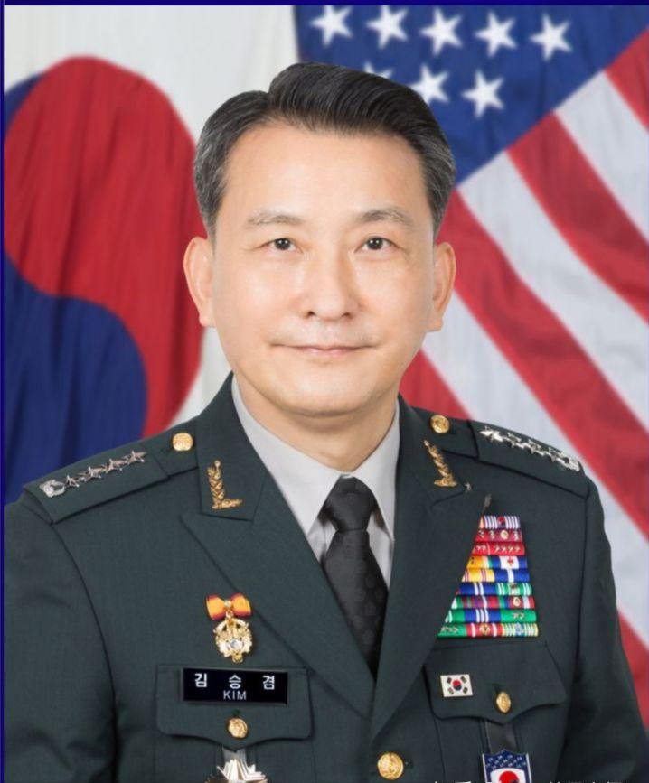 原创宇宙最中心的韩国为何能接受驻韩美军的战时指挥权