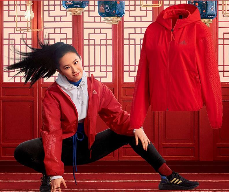 adidas携易烊千玺刘亦菲等明星教你穿新年让你不用愁