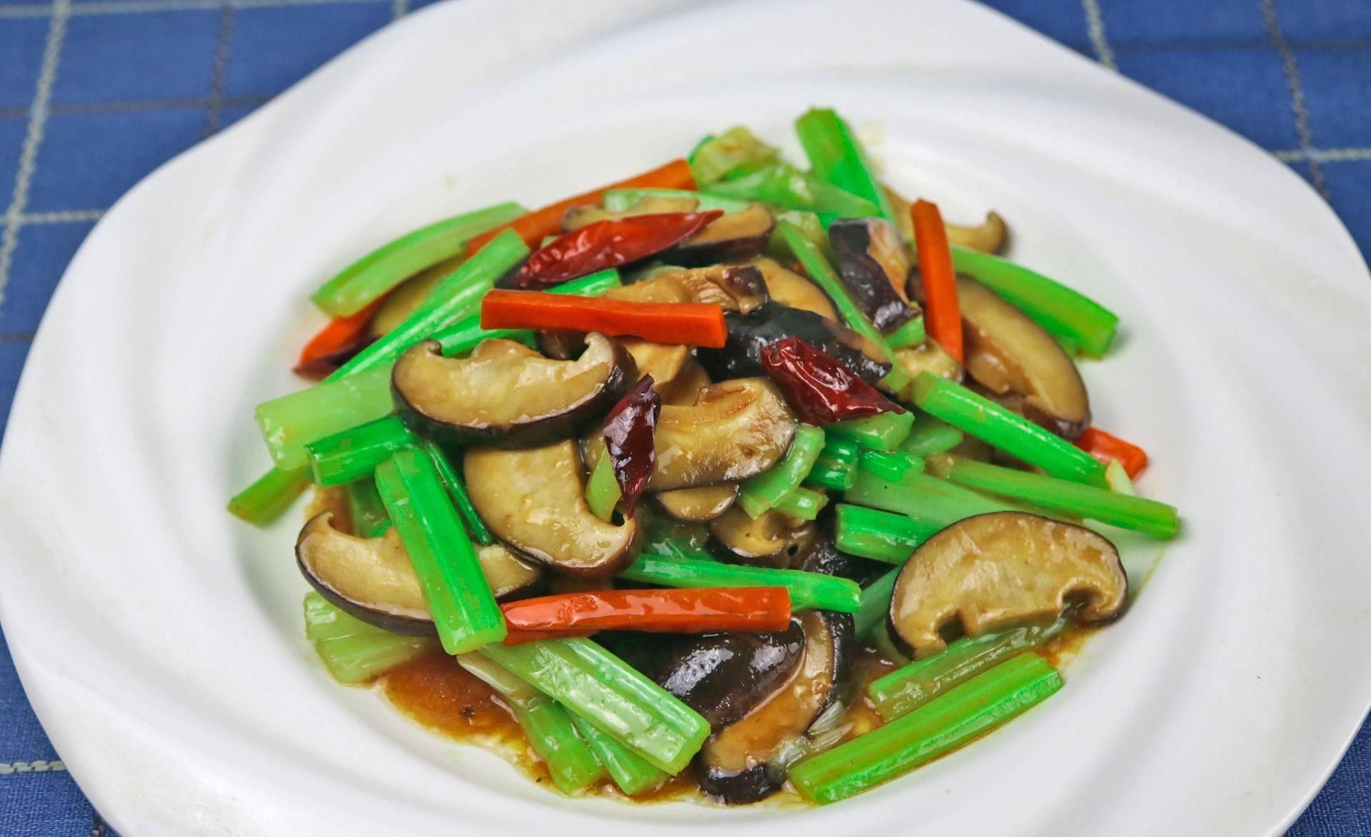 建议多吃这三样食材,遇到别手软,常吃好处多_桃园_炒芹菜_香菇