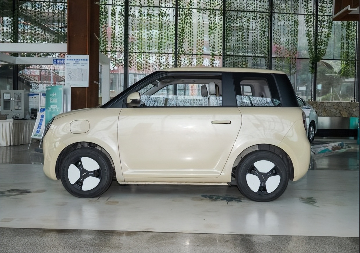 长安lumin车型实车已到店外观可爱时尚将于5月下旬开启预售