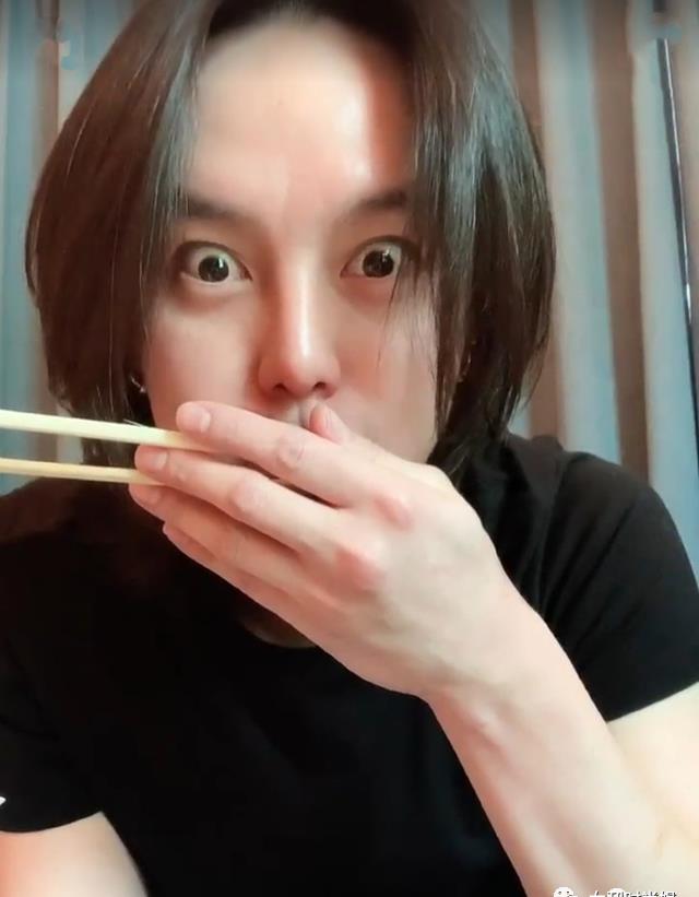 原创被喊离开娱乐圈暴饮暴食增肥30斤12天只喝水却瘦25斤