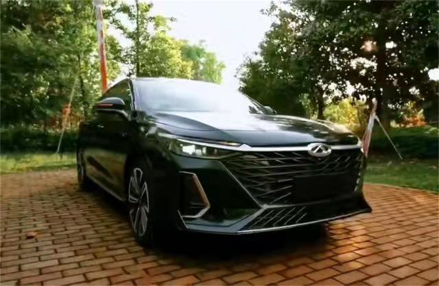 奇瑞设计师上线 艾瑞泽8实车曝光 满满的高级感 还买uni V吗 乐惠车