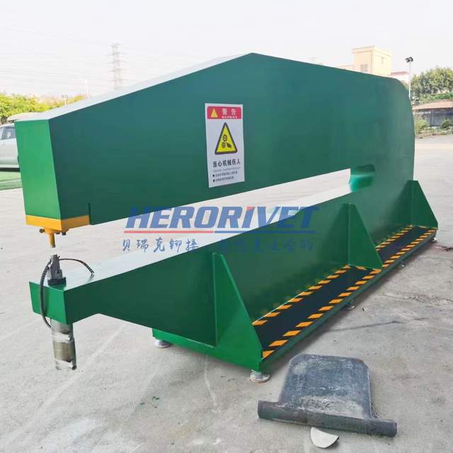 交通标志牌自动铆钉机小知识