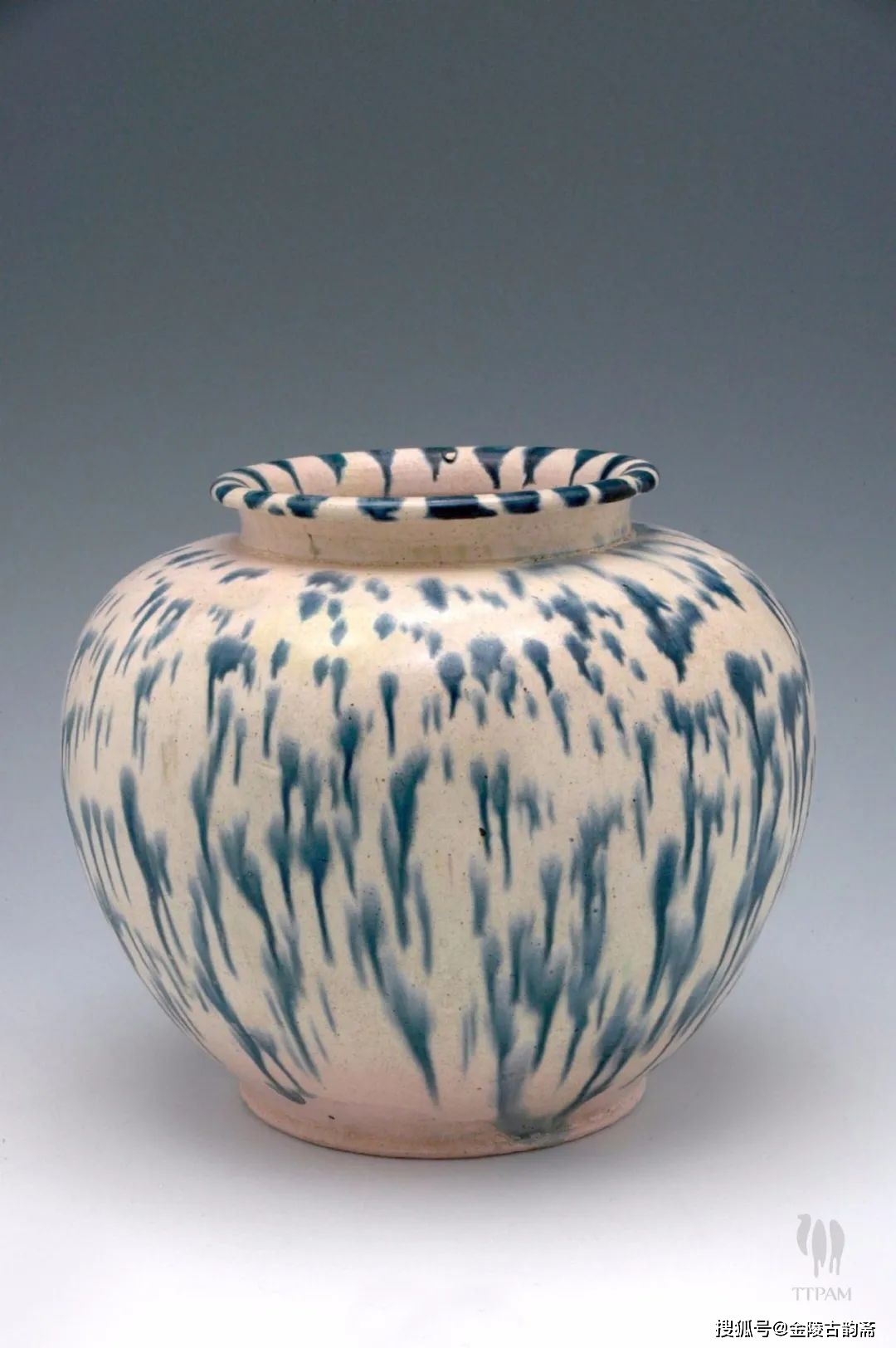 中国　唐代　藍釉俑　猫　珍品　I40-3 中国 唐代 藍釉俑 猫 珍品 I40-3 中国 唐代 藍釉俑