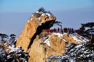 鞍山值得去的景区，由近千座状似莲花的奇峰组成，有东方明珠之称