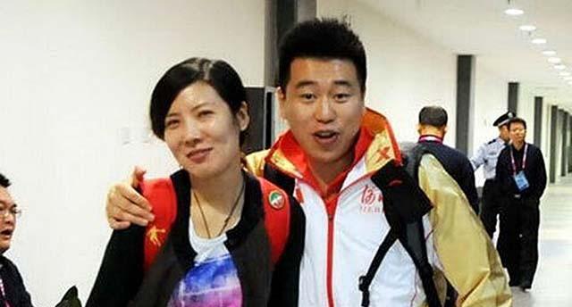 美女射击冠军杜丽近况:40岁仍魅力不减,小4岁的丈夫刚刚夺金