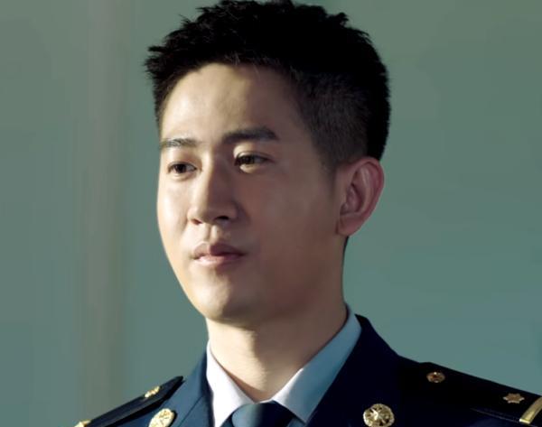 原创戏里被吐槽扑克脸韩宇辰也是一位硬汉男神而且演技不输任嘉伦