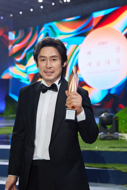 甜薛景求获百想影帝获奖感言感谢妻子宋允儿