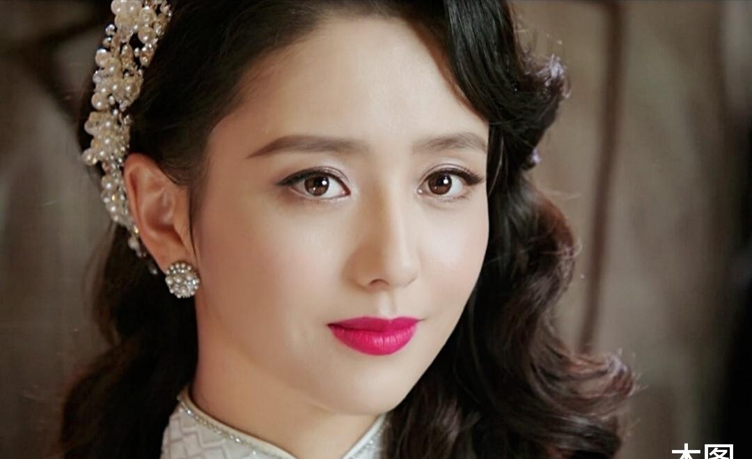 原创万茜白流苏造型曝光被赞优雅佟丽娅红裙惊艳