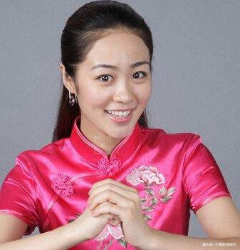 她是赵本山最漂亮女弟子,捧她11年都没红,今息影嫁人太幸福_毕畅_观众