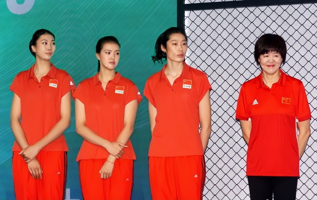 接班朱婷袁心玥出任中国女排队长朱婷张常宁手术后康复无缘名单