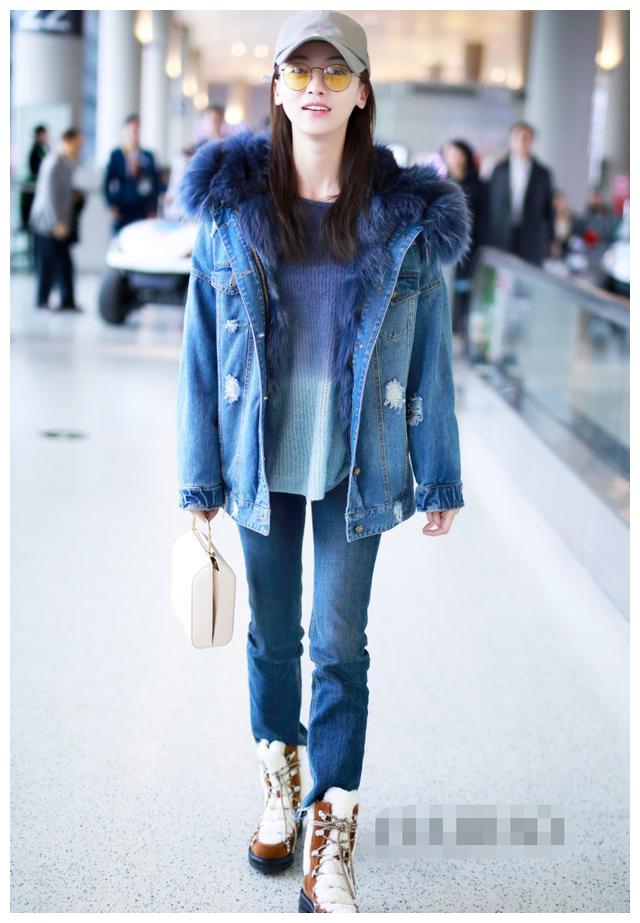 原创吴谨言终于换发型羊毛卷发配短裙165身高穿出175大长腿