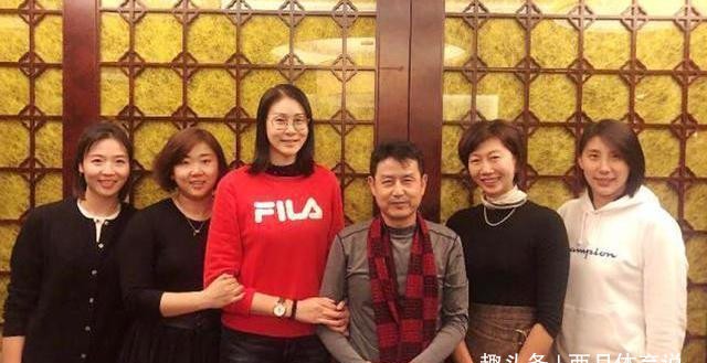 通过医院检查发现,赵蕊蕊的右腿已经严重骨折了,虽然那年没有赵蕊蕊的