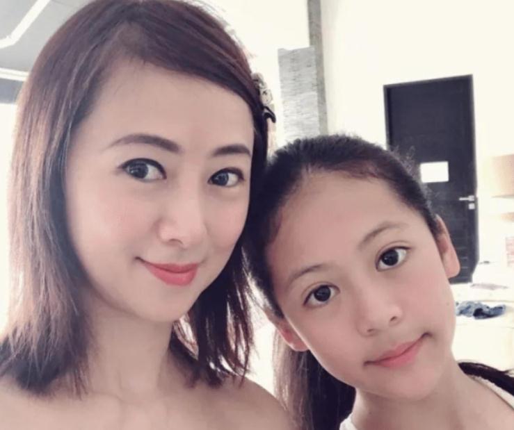 原创翁虹13岁女儿美如天仙撞脸阿娇颜值被赞网友基因强大