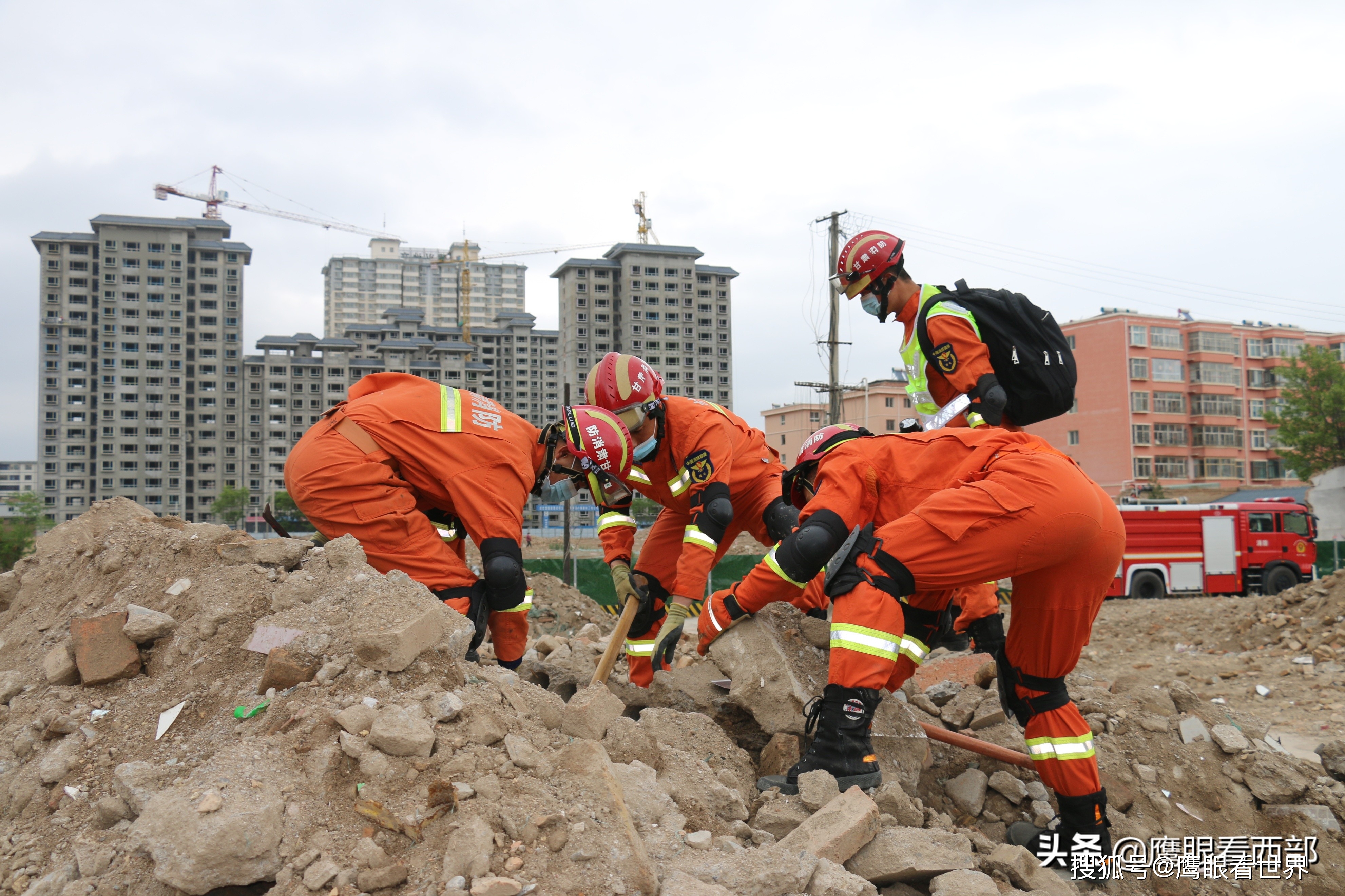 甘肃静宁消防组织开展地震救援实战拉动演练