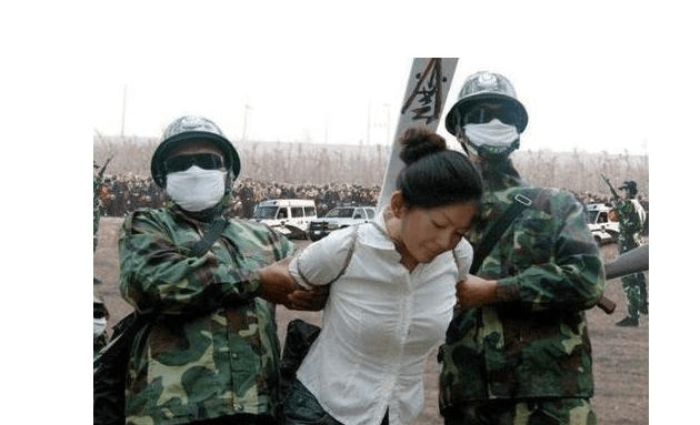 在执行死刑前,犯人都会在前一天知道自己将要被执行枪决,之所以前一天