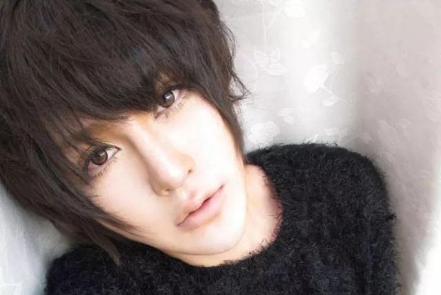 网红鼻祖俺命11年后再与鹿晗合影,问:京圈初代网红现在在干嘛?