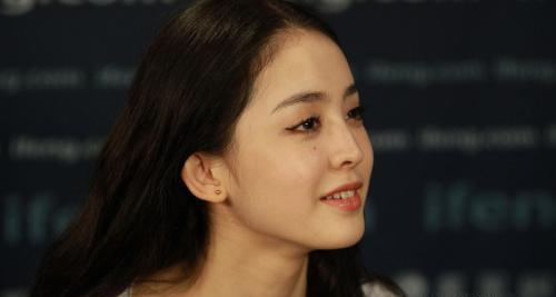 原创除了刘亦菲娜扎也是娱乐圈有名的侧颜杀驼峰鼻太惊艳了