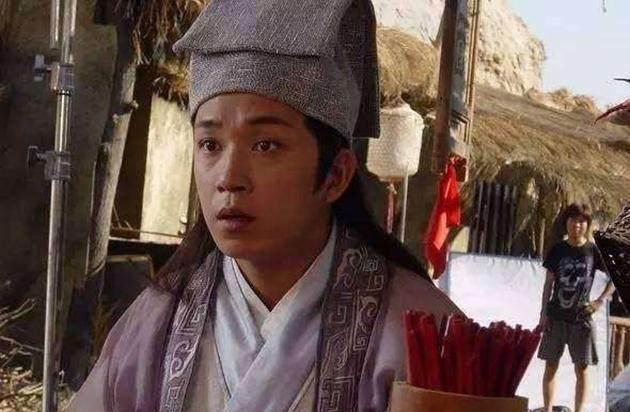 潘粤明怀念青春,晒这张照片捍卫"吃货"称号_小末_演技_白面书生