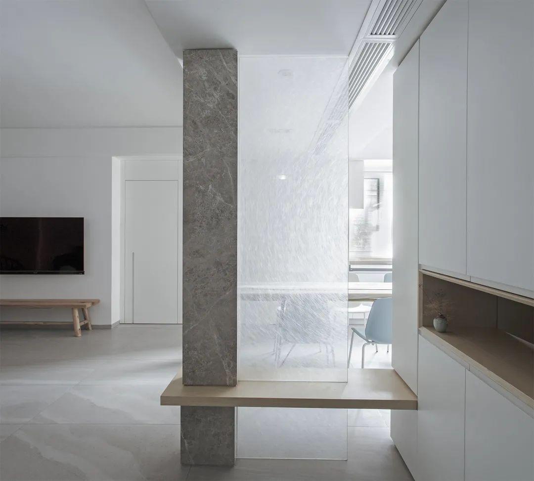 进门没玄关没隐私根本不是痛点加隔断做块悬空板都说最实用