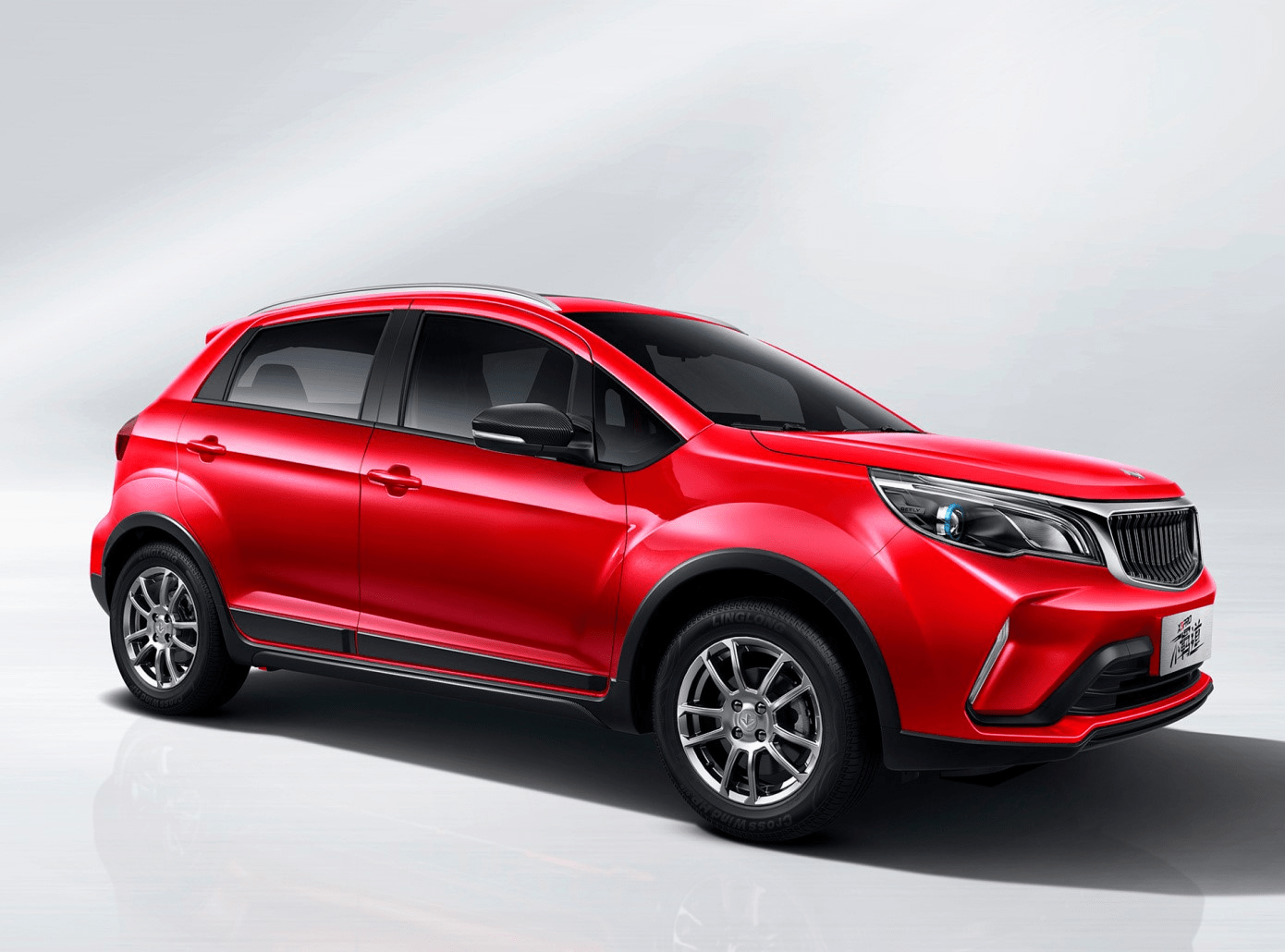 4万多能买suv吉利枫叶x3pro15l四缸前排双气囊空间合理