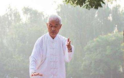 此人活了256岁,经历清朝九位皇帝,他的长寿秘诀只有七个字_李庆远_养生之道_元气