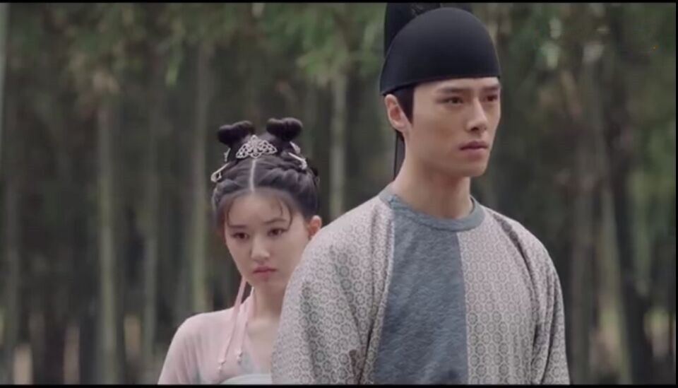 两个人往那一站,看起来就像是情侣.赵露思和方逸伦的对手戏也很有趣.