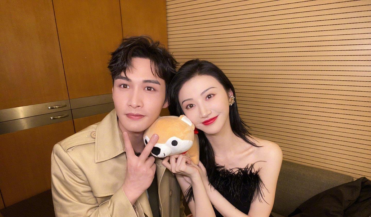 原创太有夫妻相了张彬彬与景甜合照曝光即使是炒作也很能接受