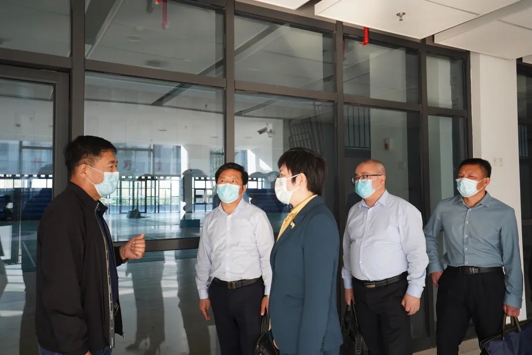 盐城市滨海县人民政府领导专家一行莅临北师大盐城附校调研交流