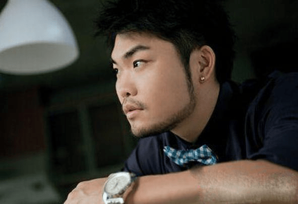 原创唱了12首歌忍不住哭了三次李玖哲的星途可真不容易