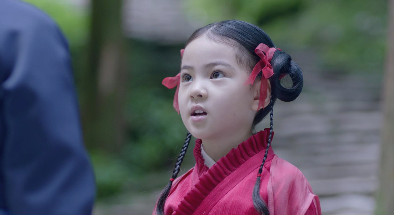 尤其是《烈火如歌》这部电视剧,这是张茗灿和迪丽热巴合作的另一部