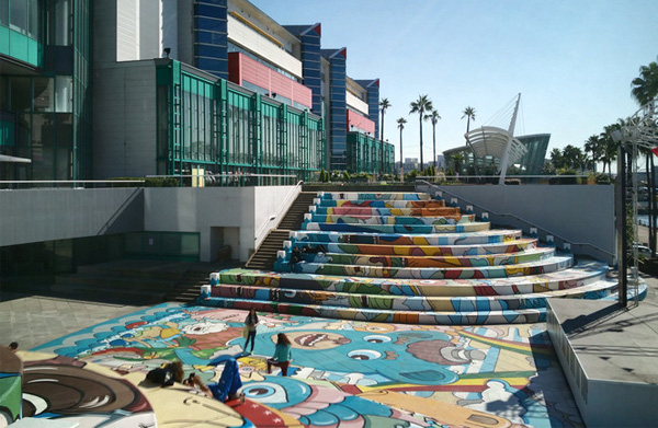 简而明了的解释就是:用绘画的方法在地面上画出图案,是一种极具创意和