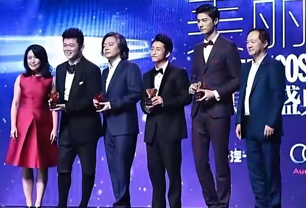 12位身高将近190的男星,头小肩宽比例好,合照从不怕比较_胡兵_高伟光