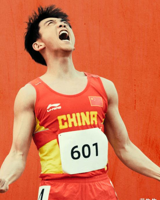 佩服郑恺从一个演员训练成了一个运动员