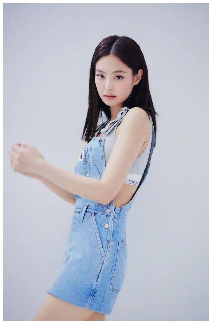 原创jennie的腰属于清纯禁欲系牛仔裤风格甜美治愈有诱惑力