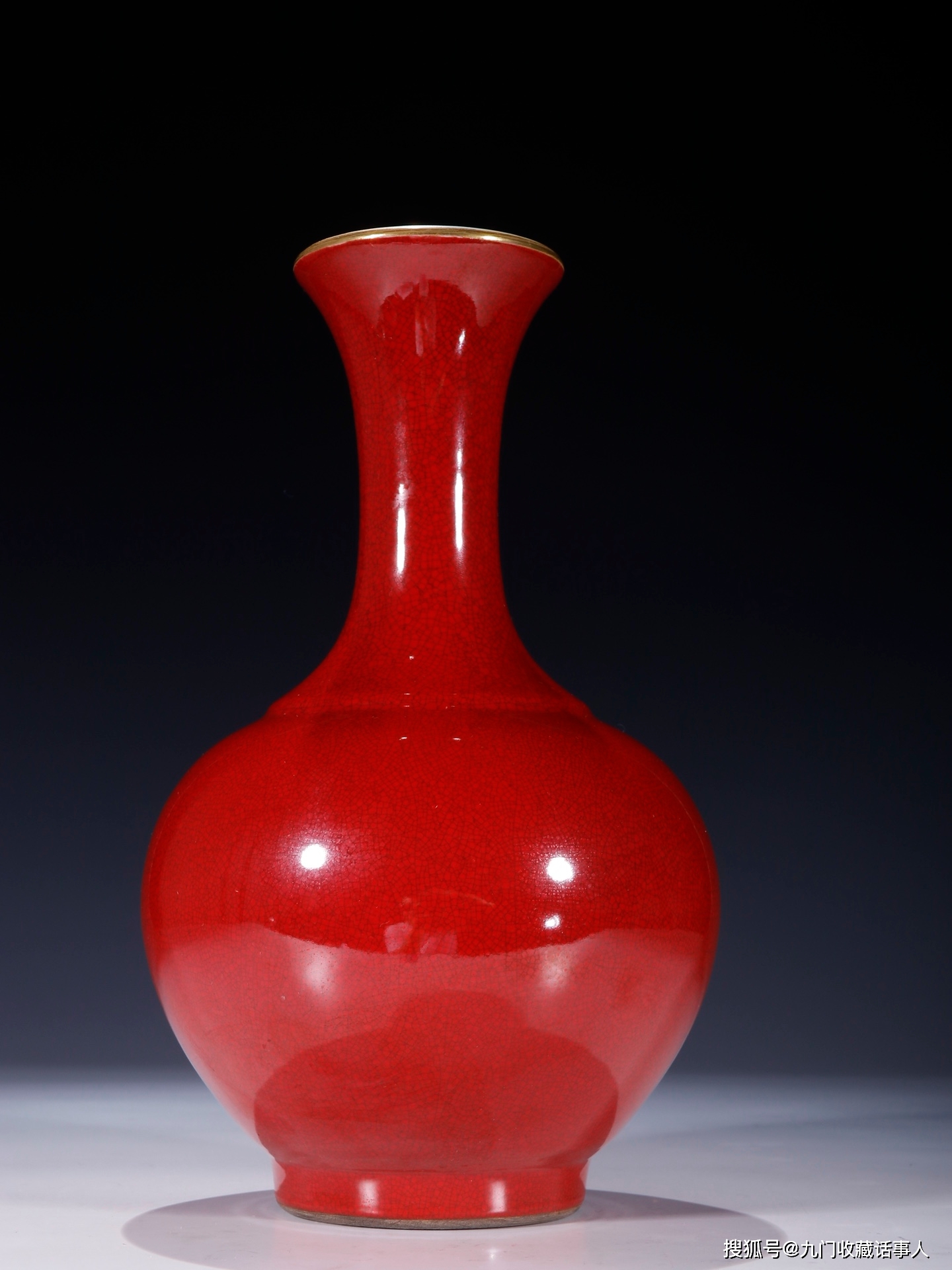 回流瓷胎霁红釉开片赏瓶