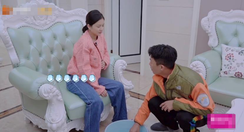 原创杜淳为老婆制造惊喜唱情歌示爱还为她洗脚王灿感动落泪