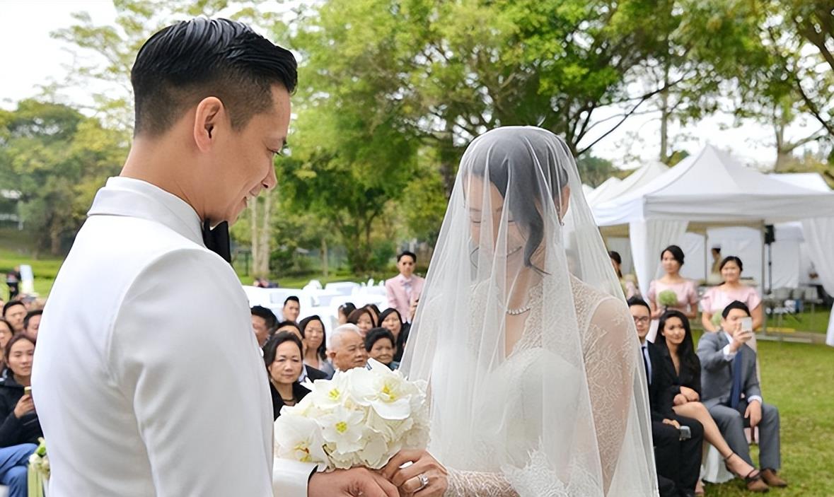 原创辜负8年爱人胡杏儿三部手机各有用途41岁黄宗泽再传新恋情