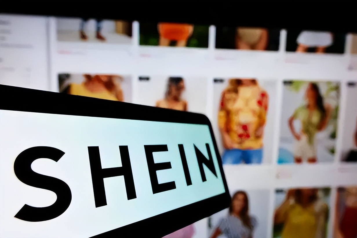 同时,还在该公司的社交媒体账号上鼓励用户互动:例如 shein 在 2021