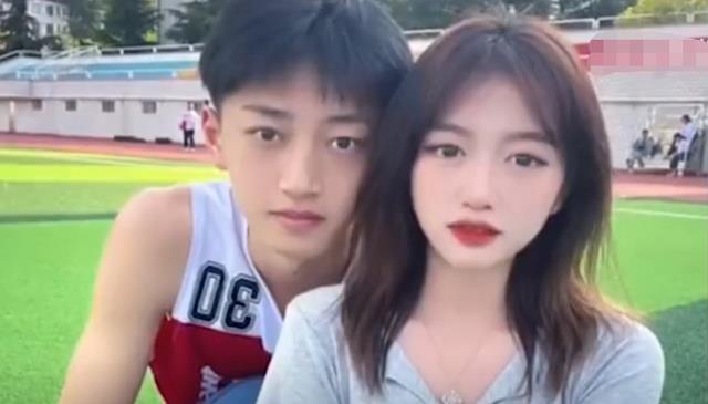 变形计神仙妹妹梁小友为父治病辍学当网红频繁换男友惹争议