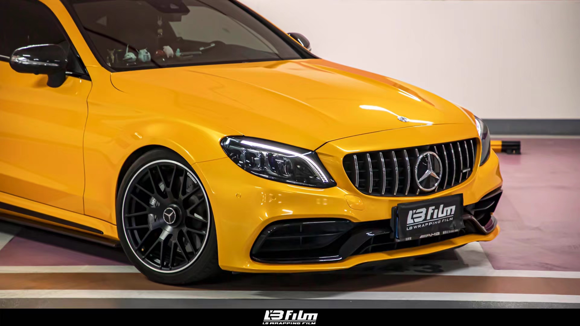 奔驰-c63coupe 【lbfilm改色膜】超亮金属枫叶黄_搜狐汽车_搜狐网