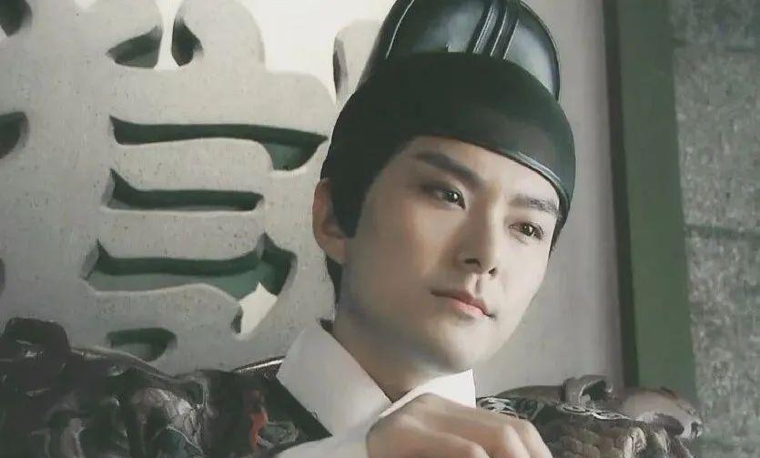 香港tvb艺人萧正楠参与内地剧《怪侠一枝梅》拍摄,他在剧中饰演男二大