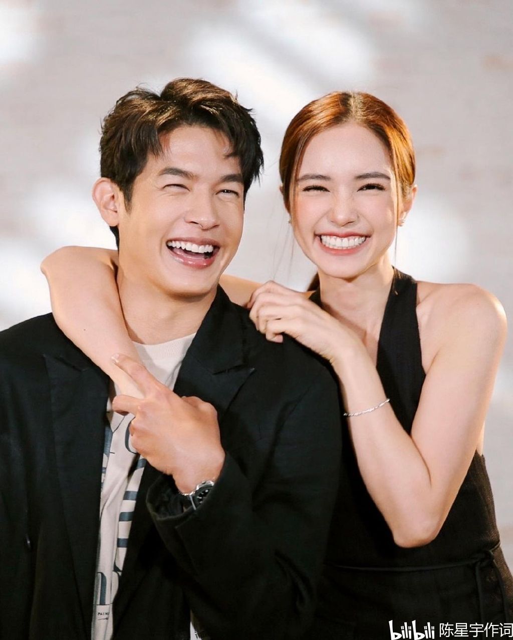 泰剧《疗愈咖啡园》开播:泰国甜心buanalinthip与痴汉puenkhaninch